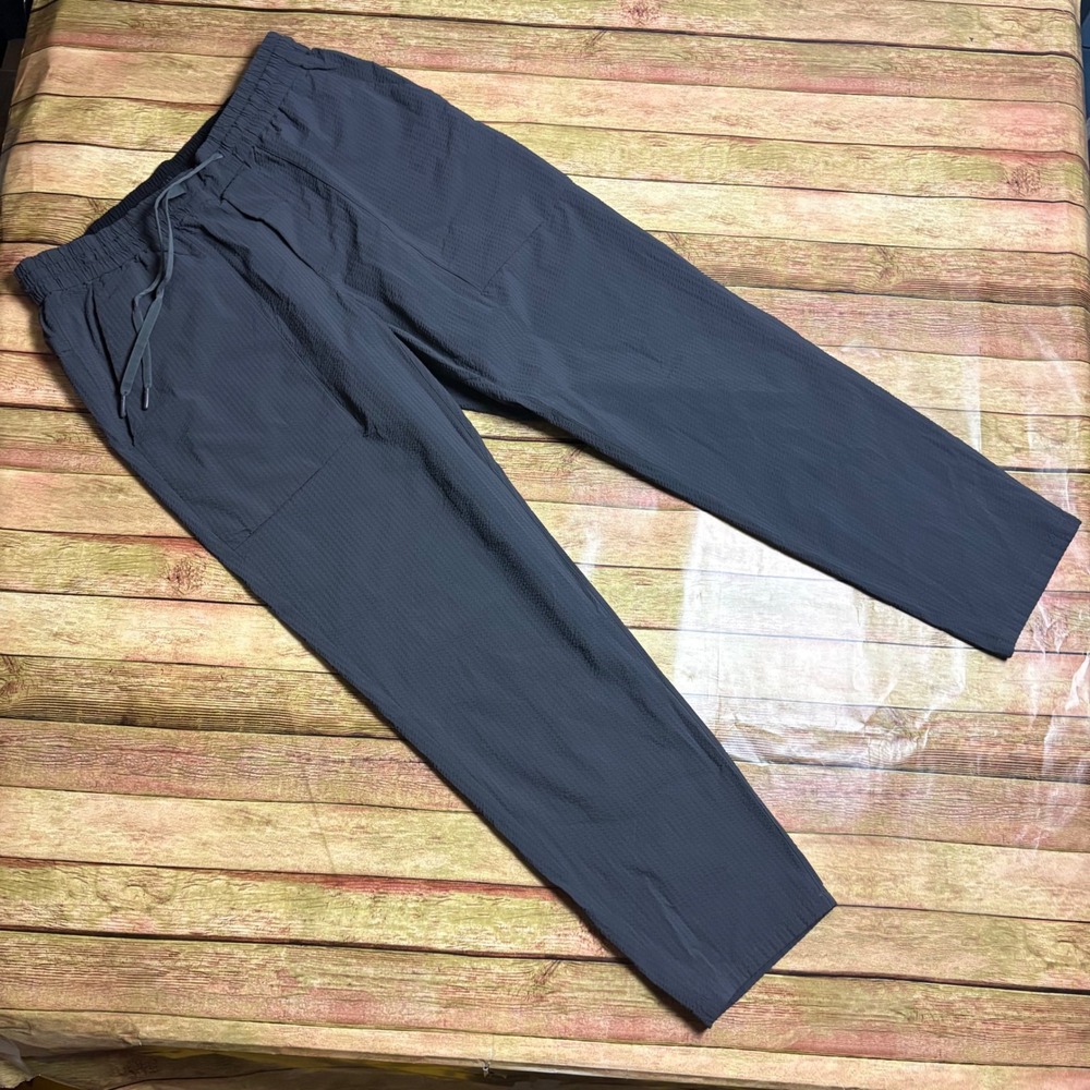 Lululemon Lab Men XL Charcoal Gray Textured Grid Jogger Pants Drawstring Tapered
